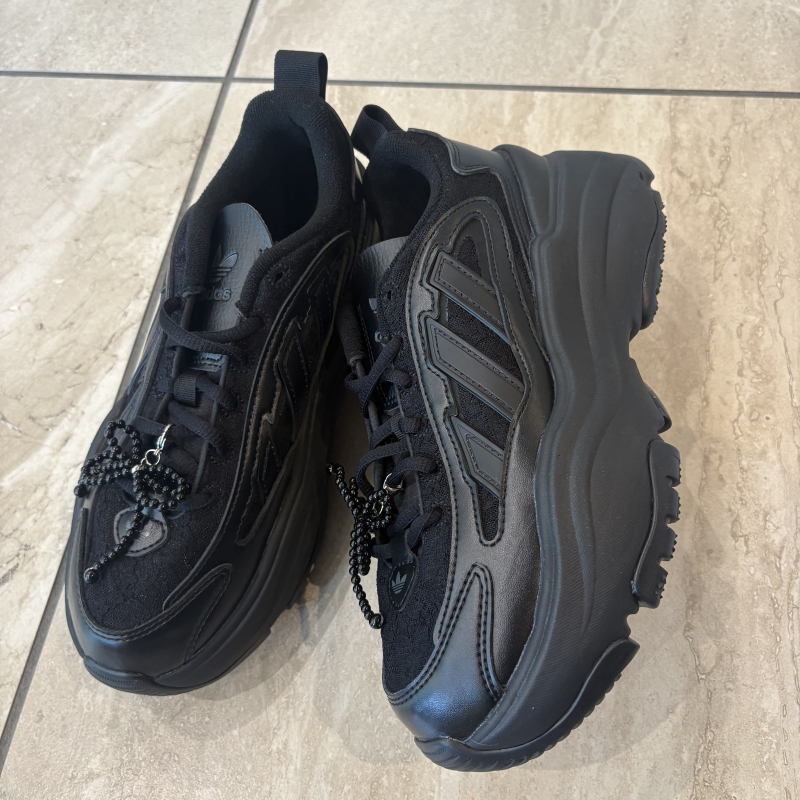 『ADIDAS OZGAIA W』