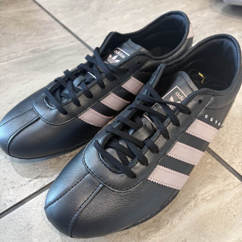 『ADIDAS TOKYO W』