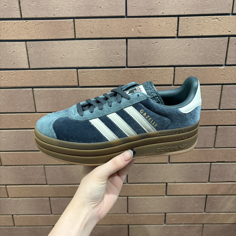 〖adidas GAZELLE BOLD〗