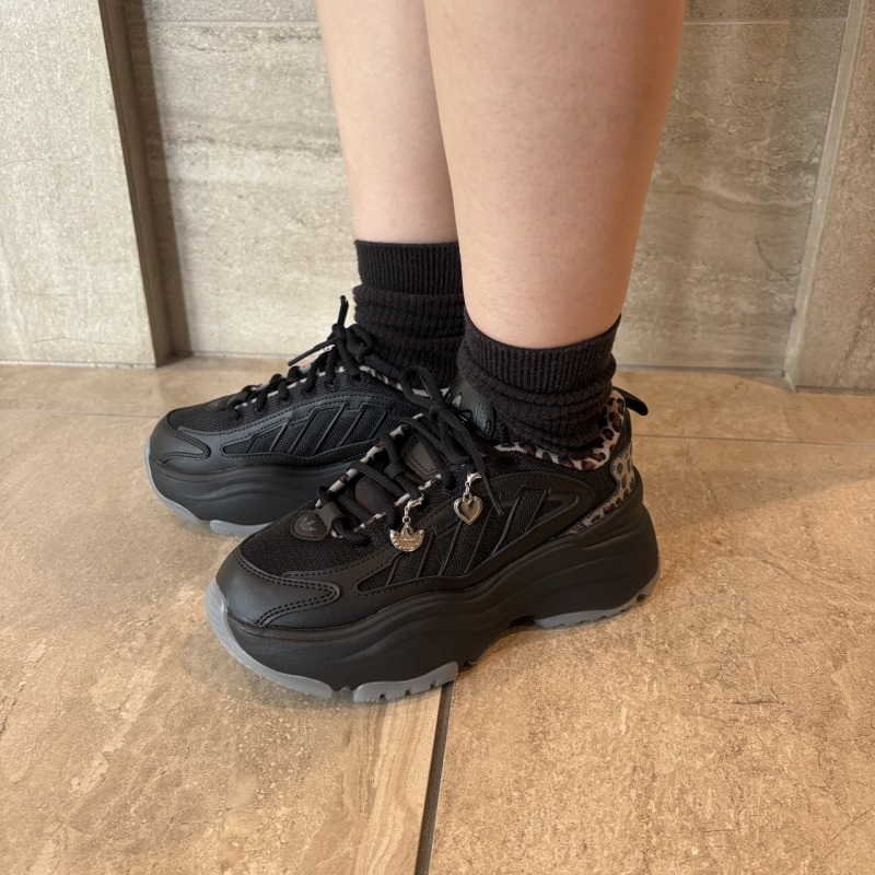 〖ADIDAS OZGAIA 再入荷!!〗