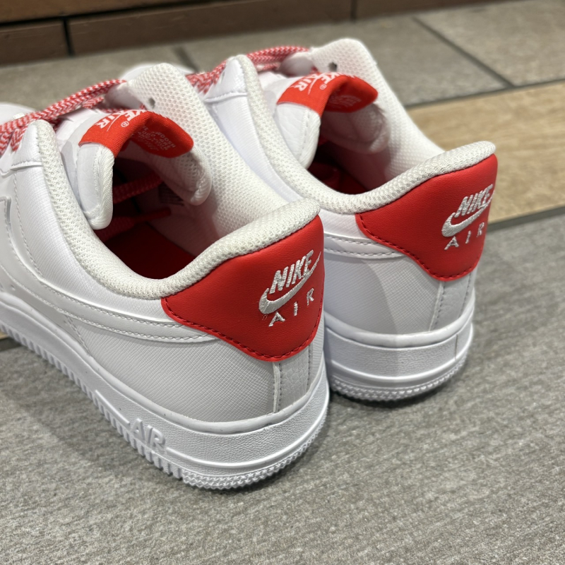 〖NIKE W AIR FORCE 1〗