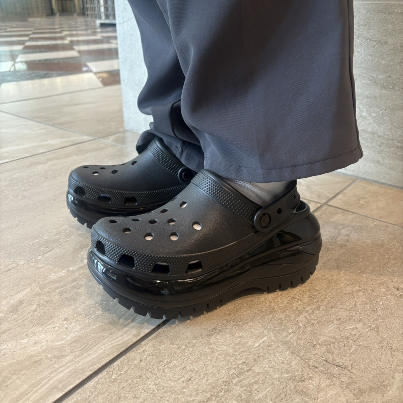 〖CROCS MEGA CRUSH CLOG〗