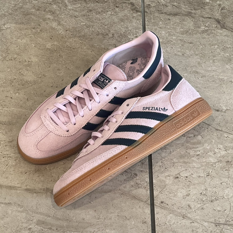 〖ADIDAS HANDBALL SPEZIAL W〗