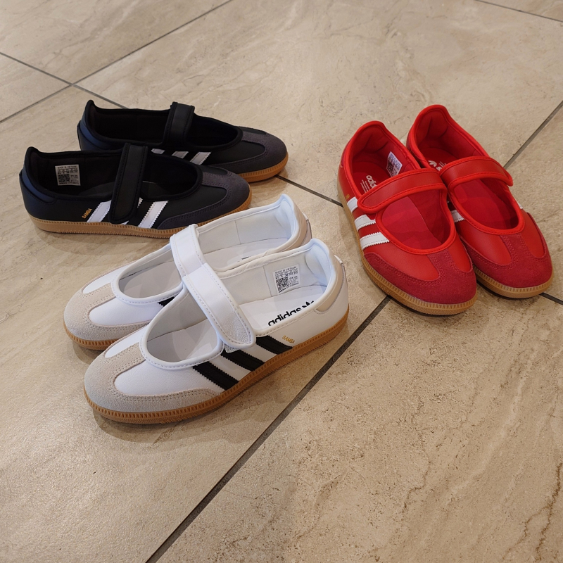 〖adidas SAMBA JANE W〗