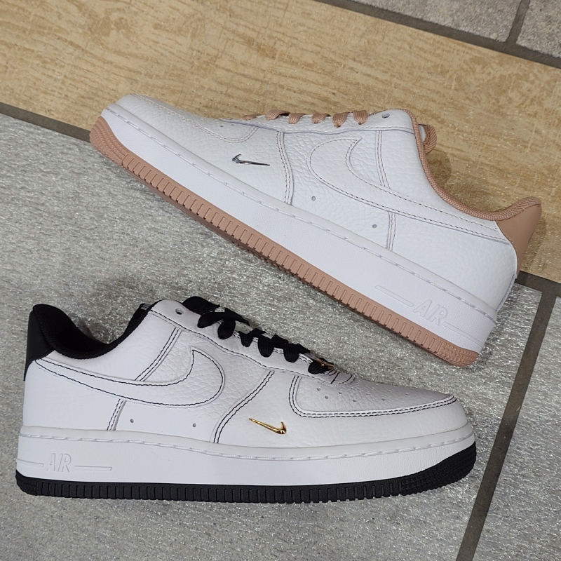 〖NIKE AIRFORCE1 '07 再入荷!!〗