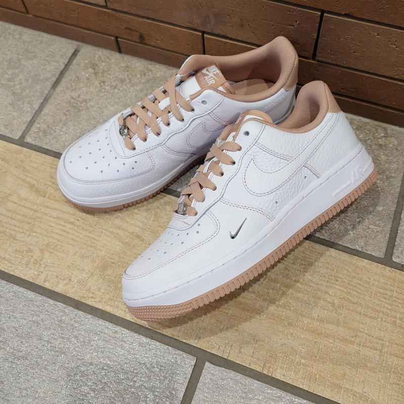 〖NIKE AIRFORCE1 '07 再入荷!!〗