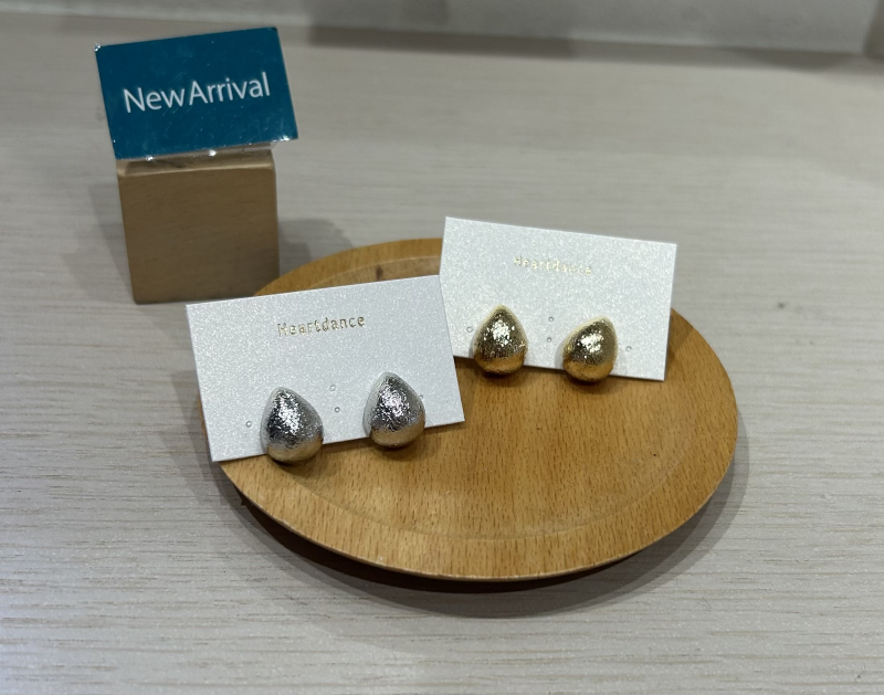 しずく型メタルピアス💧
