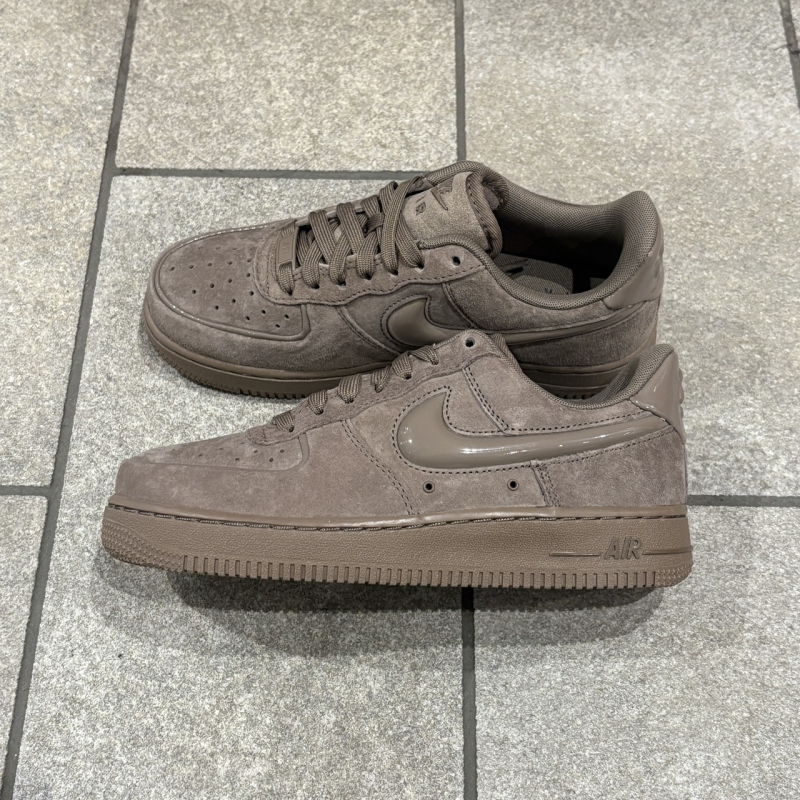 『NIKE AIR FORCE 1 '07』