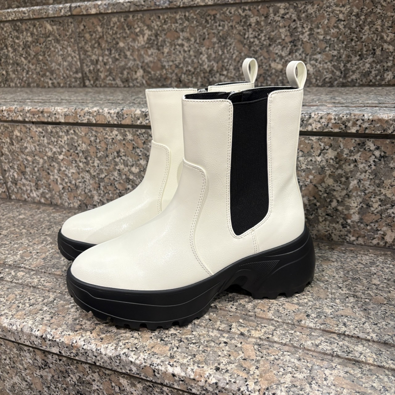 『雑誌LEE監修　サイドゴアブーツ』