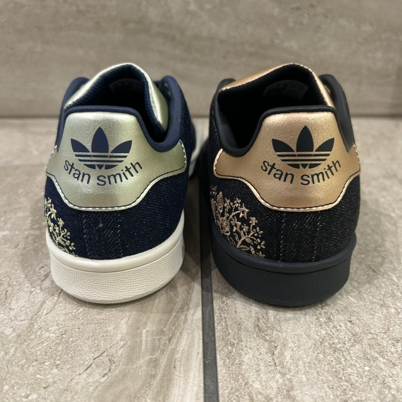 『ADIDAS STAN SMITH』