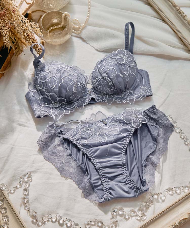 4F【San-ai Resort northerly】エレガントコレクション『2512』ショーツのご紹介です♪