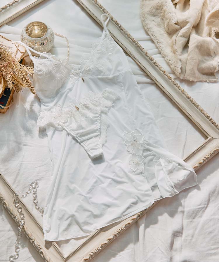 4F【San-ai Resort northerly】エレガントコレクション『2512』スリップのご紹介💫