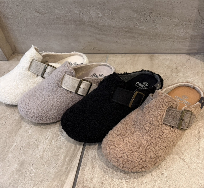 『CM CONFORT サボシューズ』