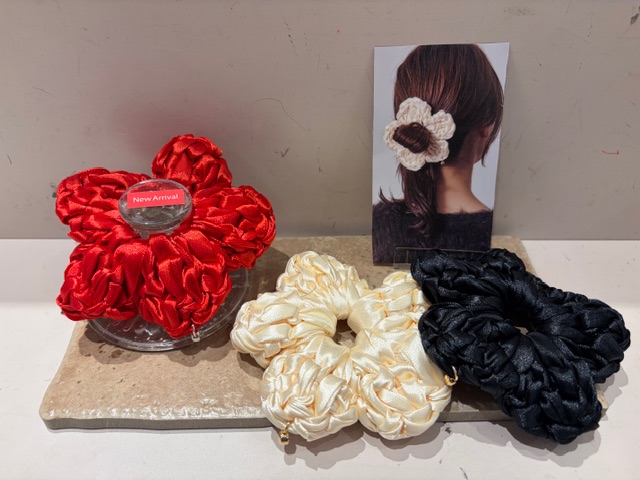 新作シュシュ👀 ̖́-‬