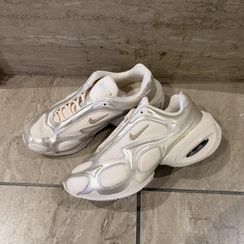 『NIKE AIRMAX MUSE』