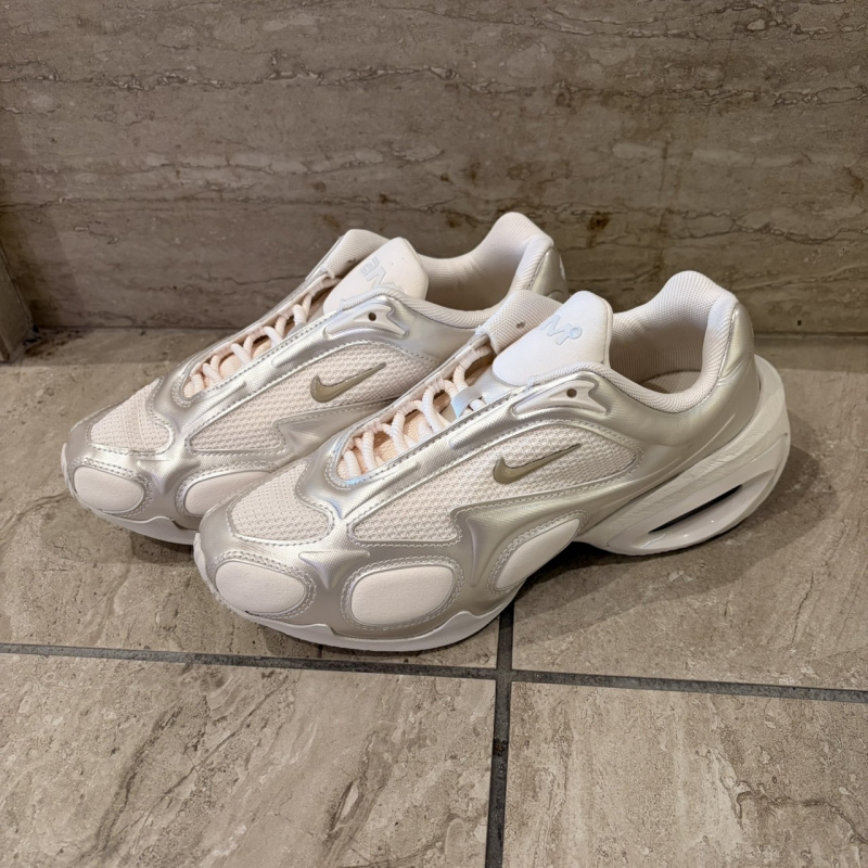 『NIKE AIRMAX MUSE』