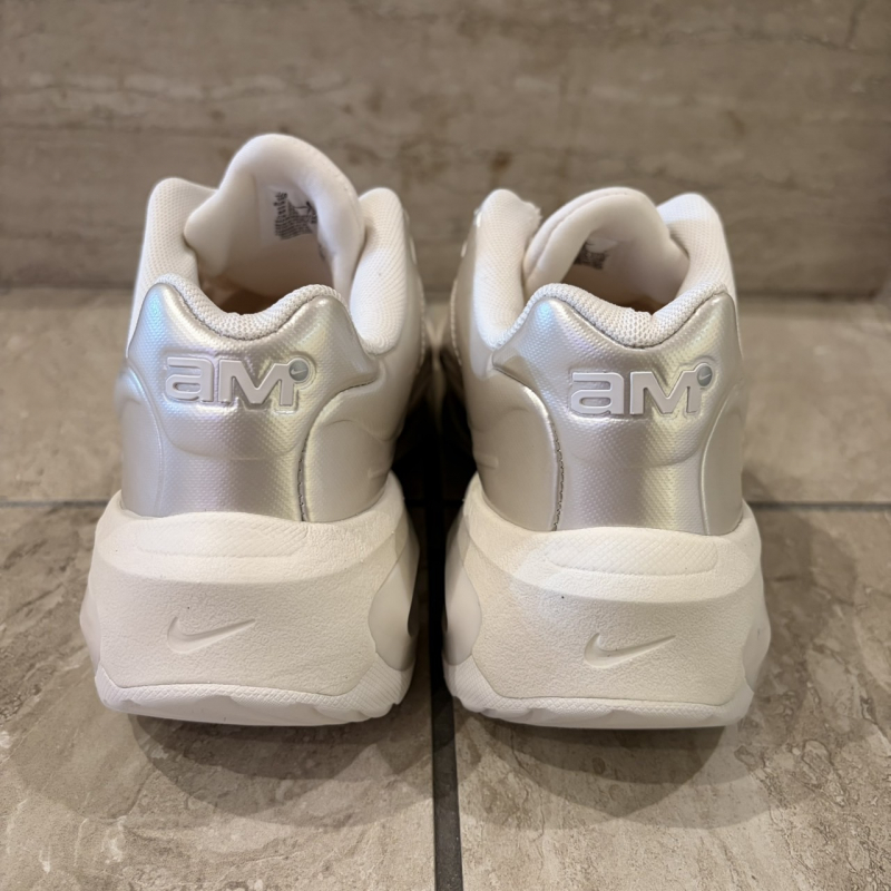 『NIKE AIRMAX MUSE』