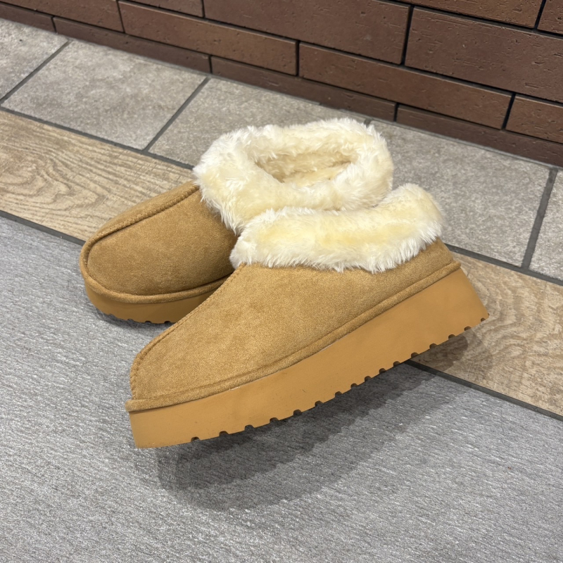 『クリスマスプレゼント　ボアブーツ』