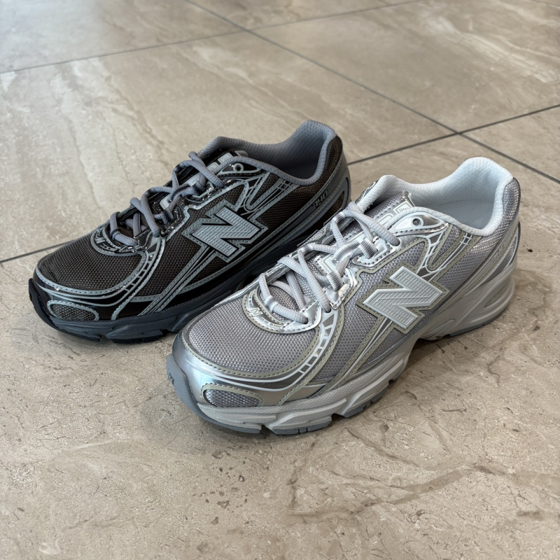 『NEW BALANCE U740』