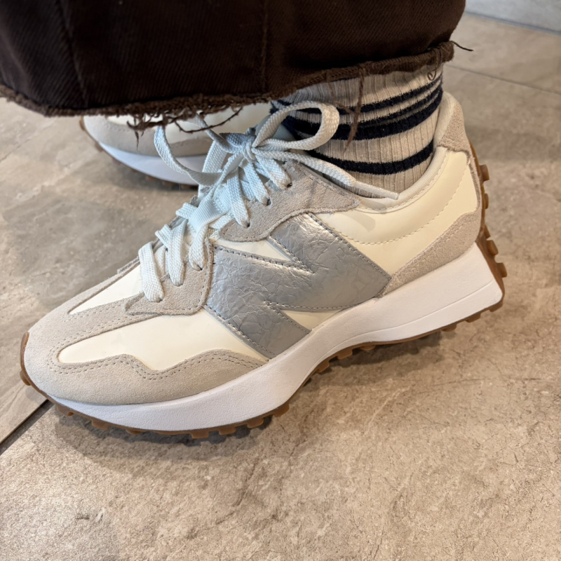 『NEW BALANCE 327』