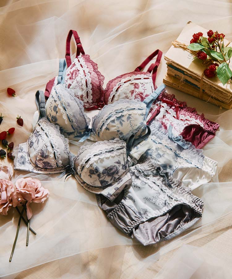 4F【San-ai Resort northerly】ロイヤルフラワープリントブラセット入荷いたしました♡