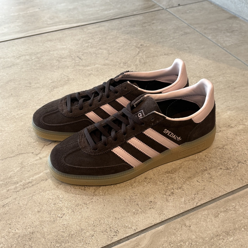 『adidas  HANDBALL SPEZIAL W』
