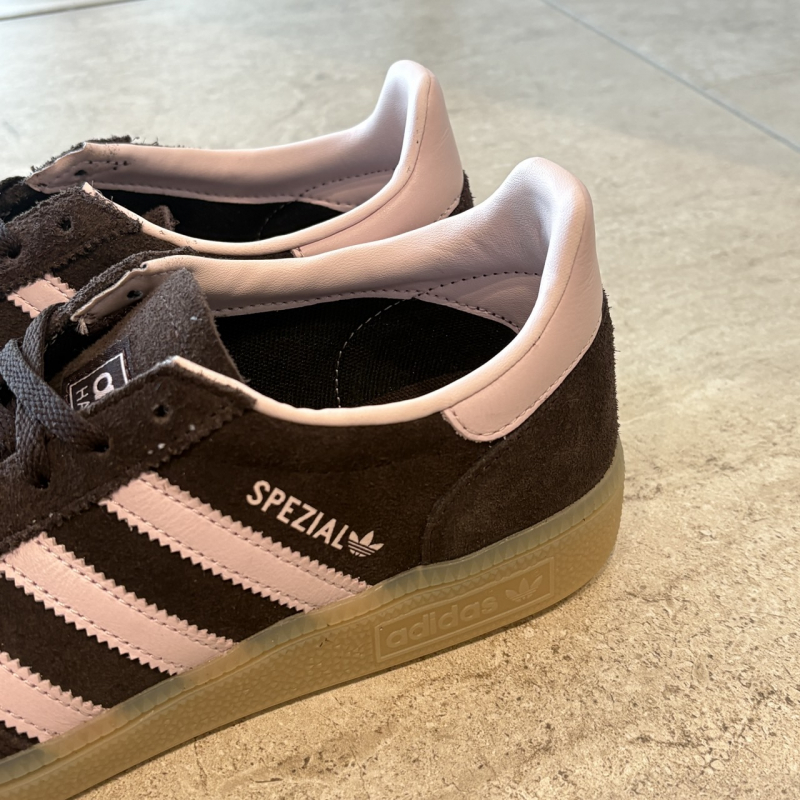 『adidas  HANDBALL SPEZIAL W』
