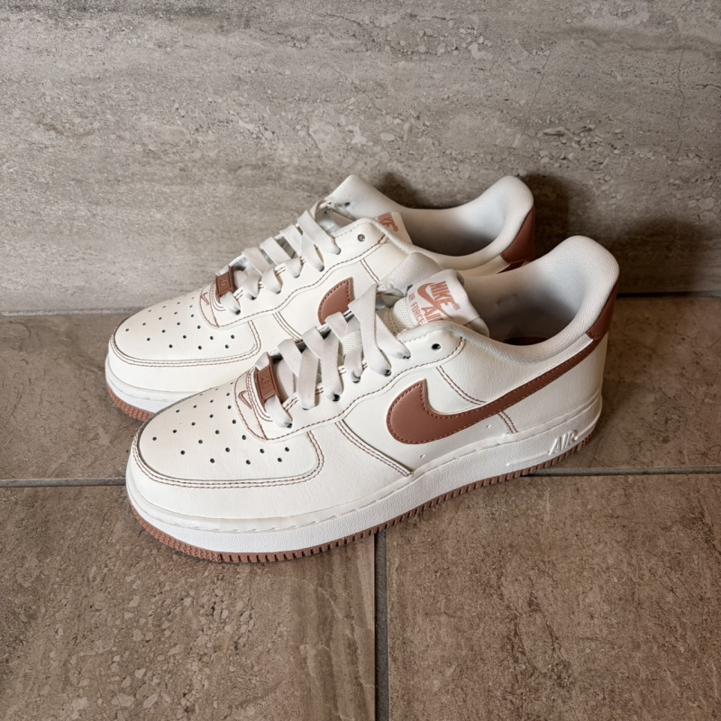 『NIKE AIR FORCE 1'07』