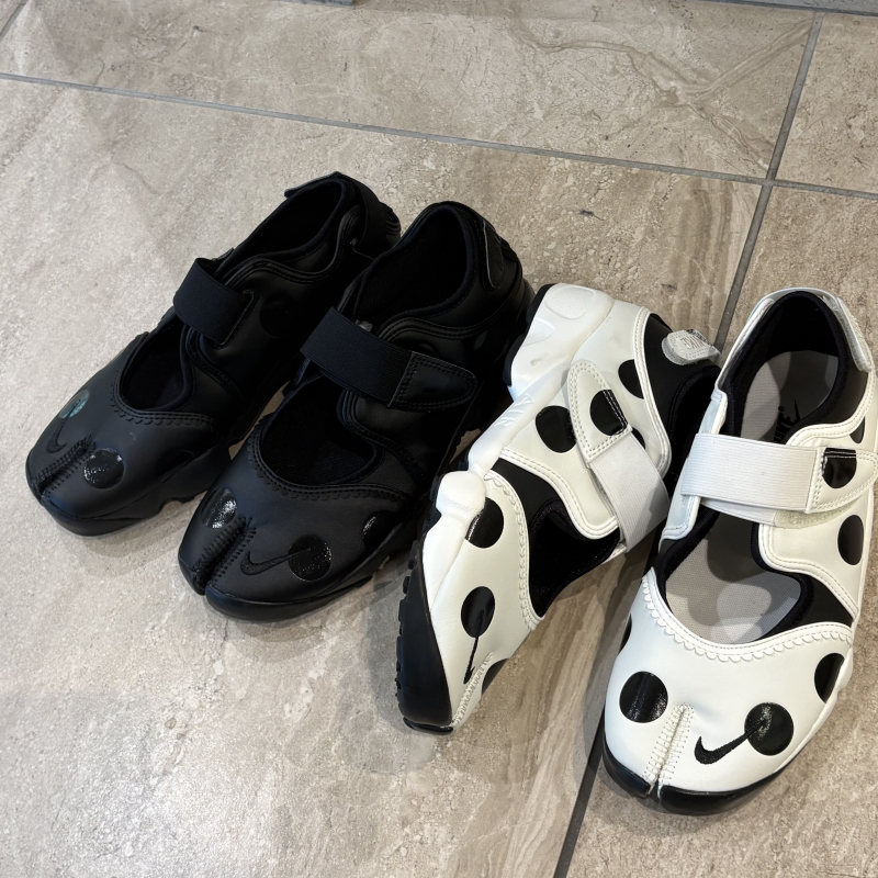 『NIKE    AIR RIFT』