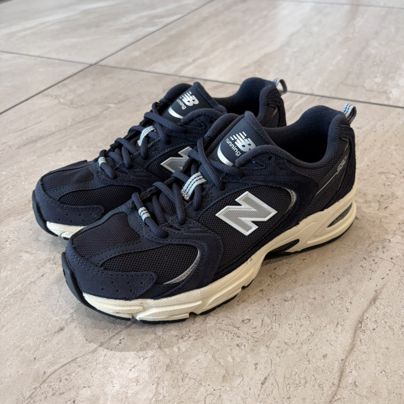 『New Balance  530』
