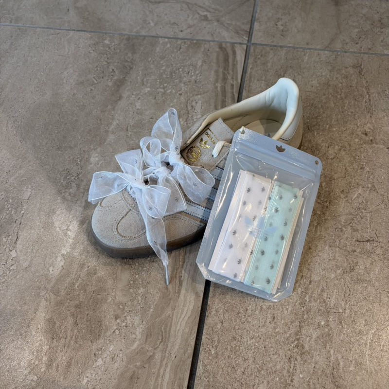 『adidas  オリボン』