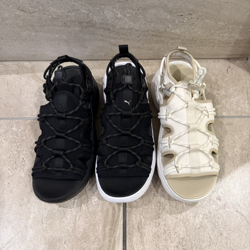 『PUMA  厚底サンダル』