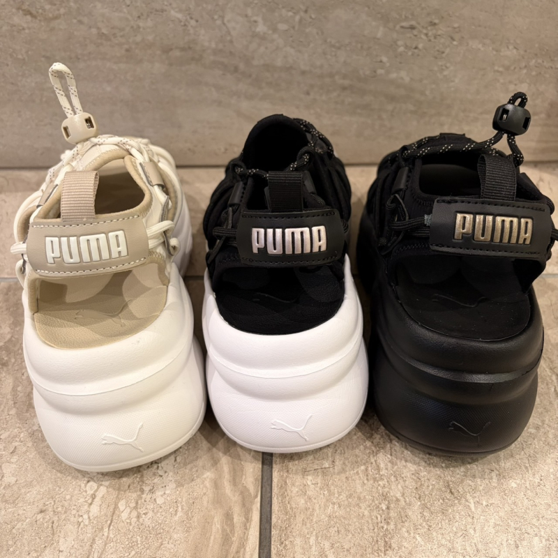 『PUMA  厚底サンダル』