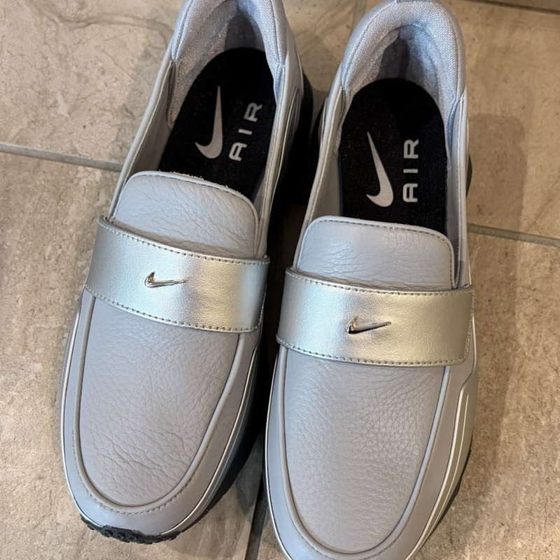 『NIKE  AIR MAX PHENOMENA』