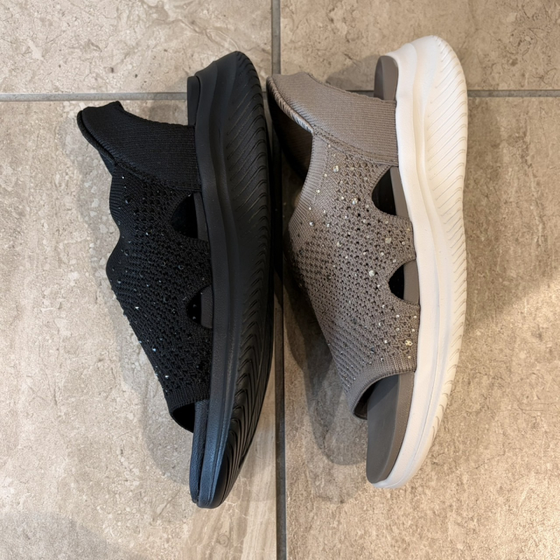 『SKECHERS ハンズフリーサンダル』