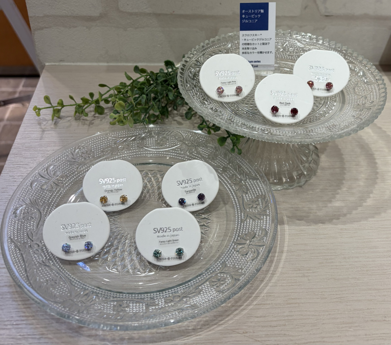 スワロフスキーピアス✨
