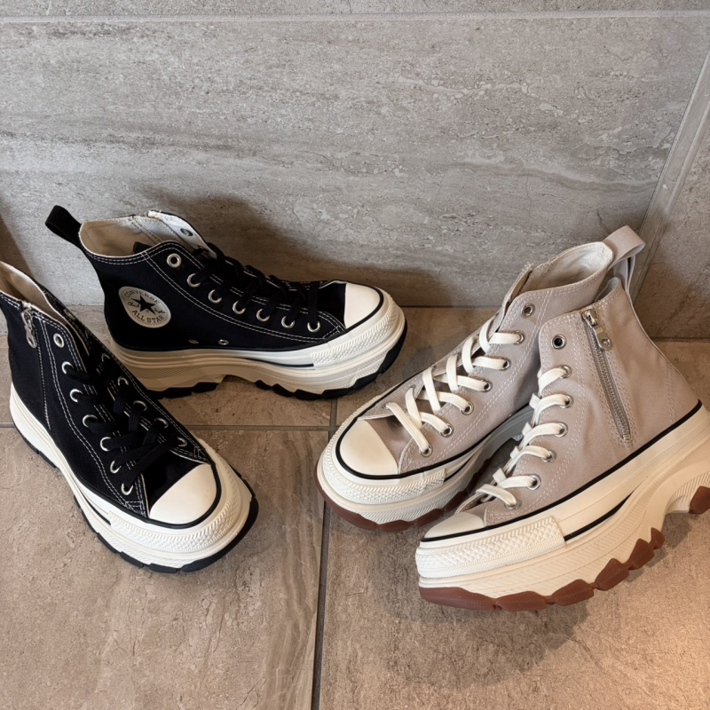 『CONVERSE    AS TREKWAVE Z HI』