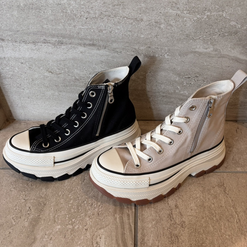 『CONVERSE    AS TREKWAVE Z HI』